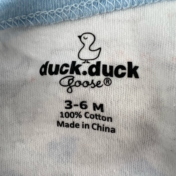 duck duck goose Blue Gray Short Sleeve Animal Print Onesie Size 3-6 Months - Picture 2 of 5